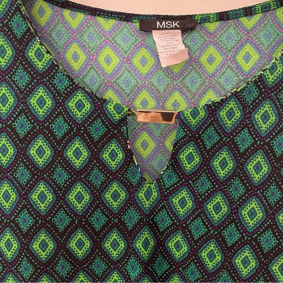 MSK Green Printed 3/4 Length Sleeve Knee Length Shift Dress with Keyhole Detail - Picture 4 of 7